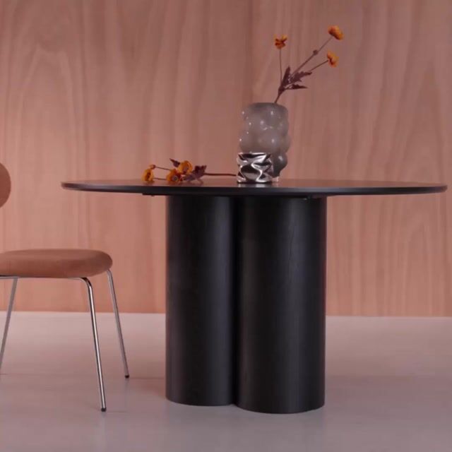 Table à manger ronde bois d'hévéa et placage chêne 4 places LEONORE naturel, SWEEEK