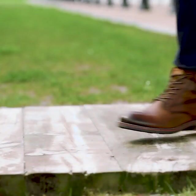 Video loading poster