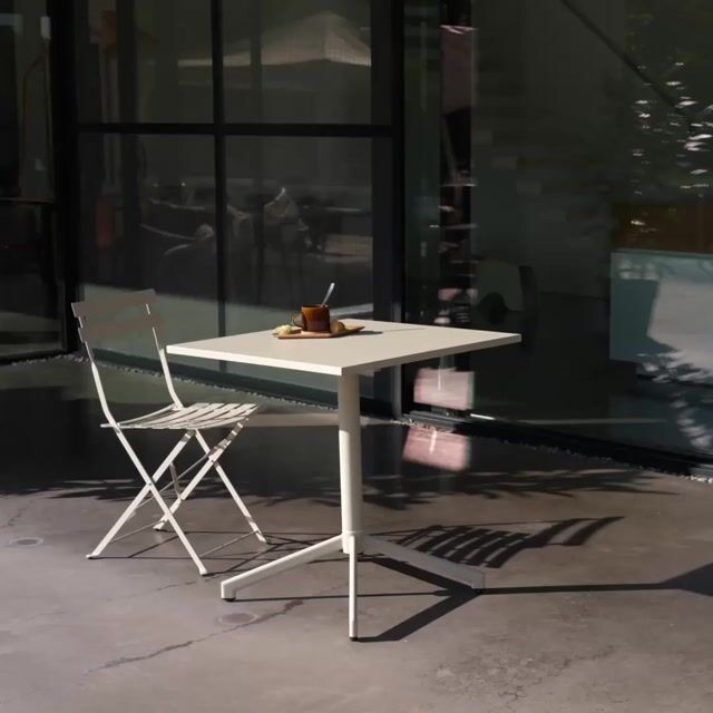 Table de jardin bistrot carrée pliante acier 2 places intérieur/extérieur  CHIARA vert de gris, SWEEEK