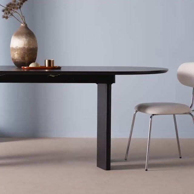 Table à manger oblongue extensible bois d'hévéa et placage chêne 6-8 places ALBANE naturel, SWEEEK