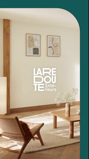Video loading poster